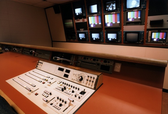 2001 bcst-015