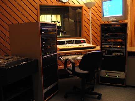 2003 bcst-002