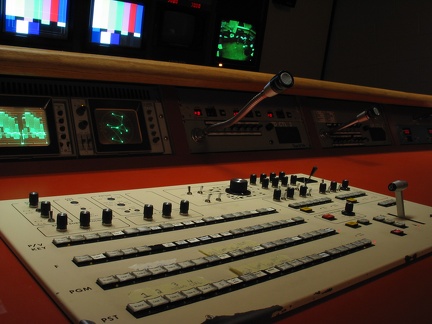 2003 bcst-020